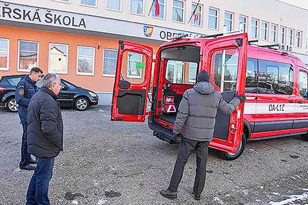 Jednotka SDH obce Dolní Třebonín získala 29.11.2018 nový dopravní automobil Ford Transit