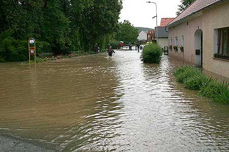 Dolní Svince a Dolní Třebonín, povodně 2004 a 2006