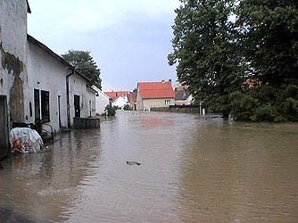 Povodně v Dolním Třeboníně v roce 2009, Foto: Pavel Ševčík Povodně v Dolním Třeboníně v roce 2009, Foto: Pavel Ševčík