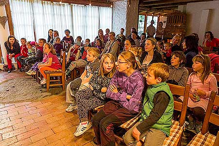 Vodnické vyprávění - jarní pohádka se skupinou Rybníkáři, Statek Kraus 12.4.2014, Foto: Lubor Mrázek