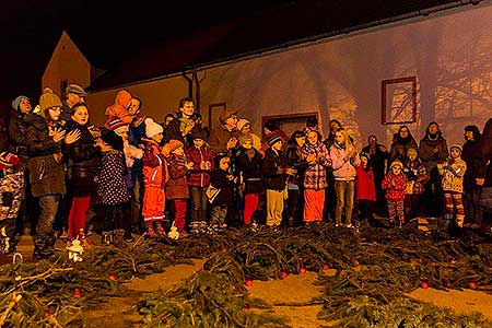 Zpívání u vánočního stromu 19.12.2014, foto: Lubor Mrázek