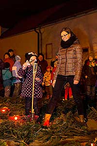 Zpívání u vánočního stromu 19.12.2014, foto: Lubor Mrázek