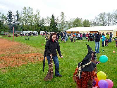 Pálení čarodějnic, Dolní Třebonín 30.4.2015, foto: Jan Švec