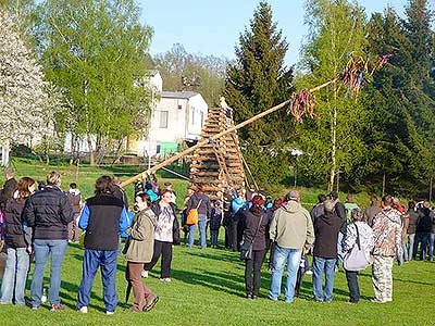 Pálení čarodějnic, Dolní Třebonín 30.4.2015, foto: Jan Švec