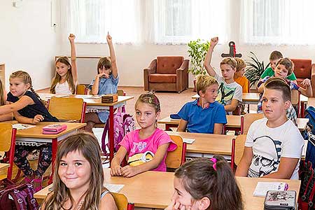 Zahájení školního roku v ZŠ Dolní Třebonín, 1.9.2015, foto: Lubor Mrázek