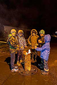 Zpívání u vánočního stromu 18.12.2015, foto: Lubor Mrázek