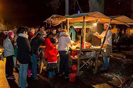 Zpívání u vánočního stromu 18.12.2015, foto: Lubor Mrázek