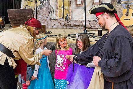 Pirátské vánoce - karneval pro děti s pravou pirátskou kapelou 27.12.2015, Foto: Lubor Mrázek