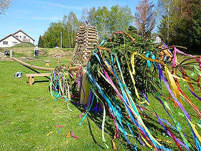 Pálení čarodějnic, Dolní Třebonín 30.4.2016, foto: Jan Švec