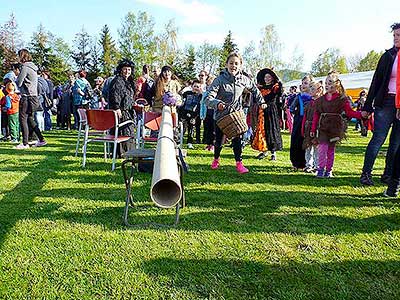 Pálení čarodějnic, Dolní Třebonín 30.4.2016, foto: Jan Švec