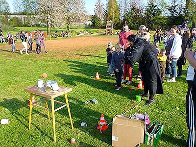 Pálení čarodějnic, Dolní Třebonín 30.4.2016, foto: Jan Švec