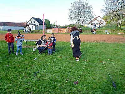 Pálení čarodějnic, Dolní Třebonín 30.4.2016, foto: Jan Švec