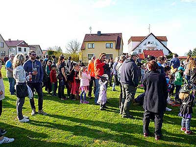 Pálení čarodějnic, Dolní Třebonín 30.4.2016, foto: Jan Švec