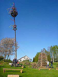 Pálení čarodějnic, Dolní Třebonín 30.4.2016, foto: Jan Švec