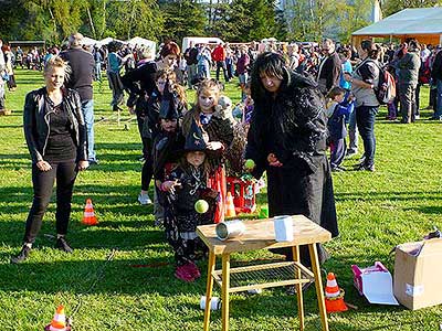 Pálení čarodějnic, Dolní Třebonín 30.4.2016, foto: Jan Švec