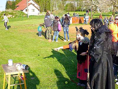 Pálení čarodějnic, Dolní Třebonín 30.4.2016, foto: Jan Švec