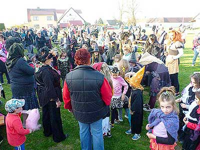 Pálení čarodějnic, Dolní Třebonín 30.4.2016, foto: Jan Švec