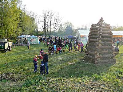 Pálení čarodějnic, Dolní Třebonín 30.4.2016, foto: Jan Švec