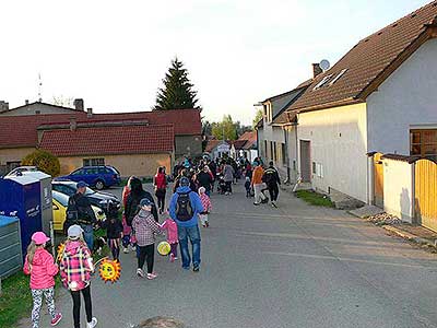 Pálení čarodějnic, Dolní Třebonín 30.4.2016, foto: Jan Švec