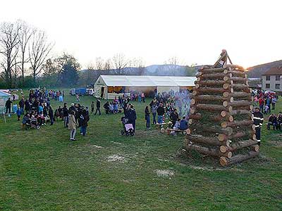 Pálení čarodějnic, Dolní Třebonín 30.4.2016, foto: Jan Švec