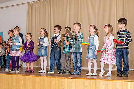 Besidka ke Dni matek 2016, Velešín 6.5.2016, foto: Lubor Mrázek