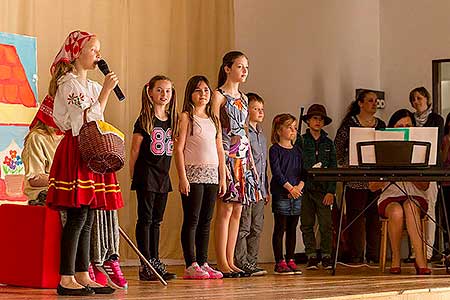 Besidka ke Dni matek 2016, Velešín 6.5.2016, foto: Lubor Mrázek