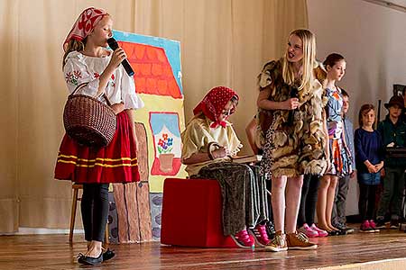 Besidka ke Dni matek 2016, Velešín 6.5.2016, foto: Lubor Mrázek