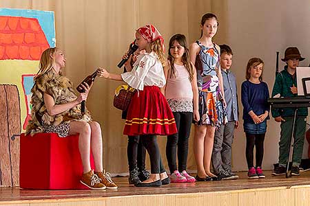 Besidka ke Dni matek 2016, Velešín 6.5.2016, foto: Lubor Mrázek