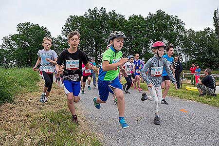 Triatlon Dolní Třebonín 11.6.2016, foto: Lubor Mrázek