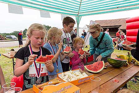 Triatlon Dolní Třebonín 11.6.2016, foto: Lubor Mrázek