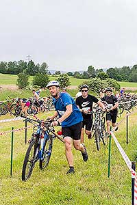 Triatlon Dolní Třebonín 11.6.2016, foto: Lubor Mrázek