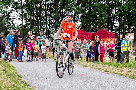 Triatlon Dolní Třebonín 11.6.2016, foto: Lubor Mrázek