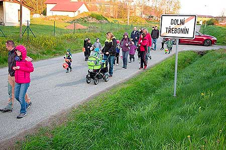 Pálení čarodějnic, Dolní Třebonín 30.4.2016, foto: Jan Švec