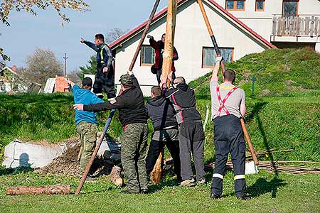 Pálení čarodějnic, Dolní Třebonín 30.4.2016, foto: Jan Švec