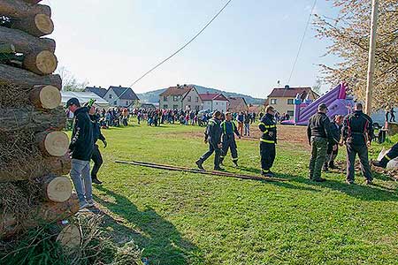 Pálení čarodějnic, Dolní Třebonín 30.4.2016, foto: Jan Švec