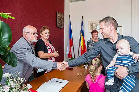 Vítání občánků v obci Dolní Třebonín 10.6.2017, foto: Lubor Mrázek
