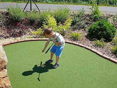 Adventure minigolf, Hluboká nad Vltavou 10.6.2017, foto: Jan Švec