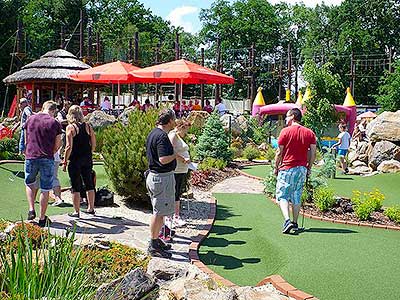 Adventure minigolf, Hluboká nad Vltavou 10.6.2017, foto: Jan Švec