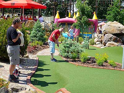 Adventure minigolf, Hluboká nad Vltavou 10.6.2017, foto: Jan Švec