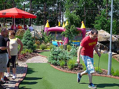 Adventure minigolf, Hluboká nad Vltavou 10.6.2017, foto: Jan Švec