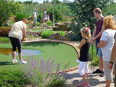 Adventure minigolf, Hluboká nad Vltavou 10.6.2017, foto: Jan Švec