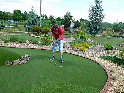 Adventure minigolf, Hluboká nad Vltavou 10.6.2017, foto: Jan Švec