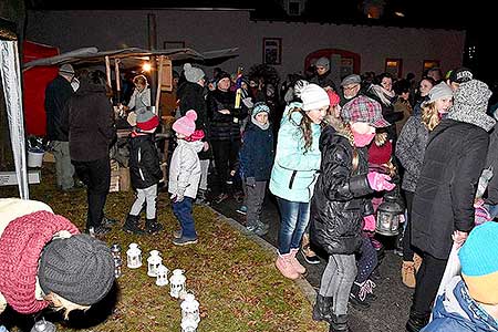 Zpívání u vánočního stromu 16.12.2017, foto: Jan Švec