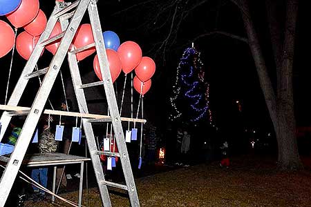 Zpívání u vánočního stromu 16.12.2017, foto: Jan Švec