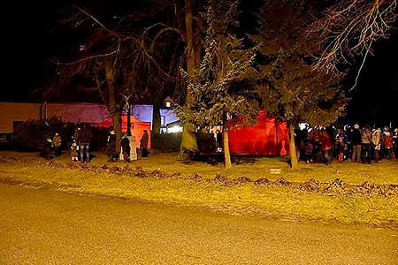 Zpívání u vánočního stromu 16.12.2017, foto: Jan Švec