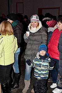 Zpívání u vánočního stromu 16.12.2017, foto: Jan Švec