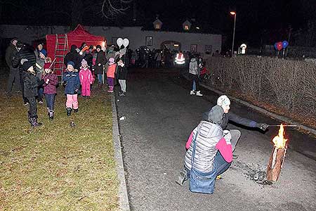 Zpívání u vánočního stromu 16.12.2017, foto: Jan Švec