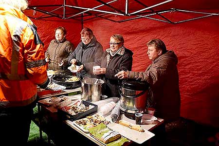 Zpívání u vánočního stromu 16.12.2017, foto: Jan Švec