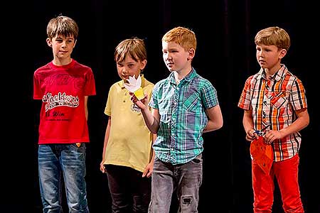 Besídka ZŠ a MŠ Dolní Třebonín ke Dni matek, Kino Velešín 11.5.2018, foto: Lubor Mrázek