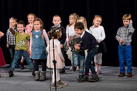 Mikulášská besídka ZŠ a MŠ Dolní Třebonín s nadílkou 4.12.2018, foto: Lubor Mrázek